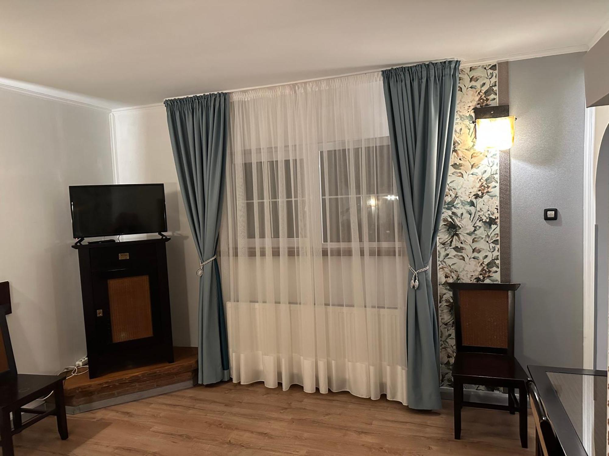 Pensiunea Casa Alba Ghimbav エクステリア 写真