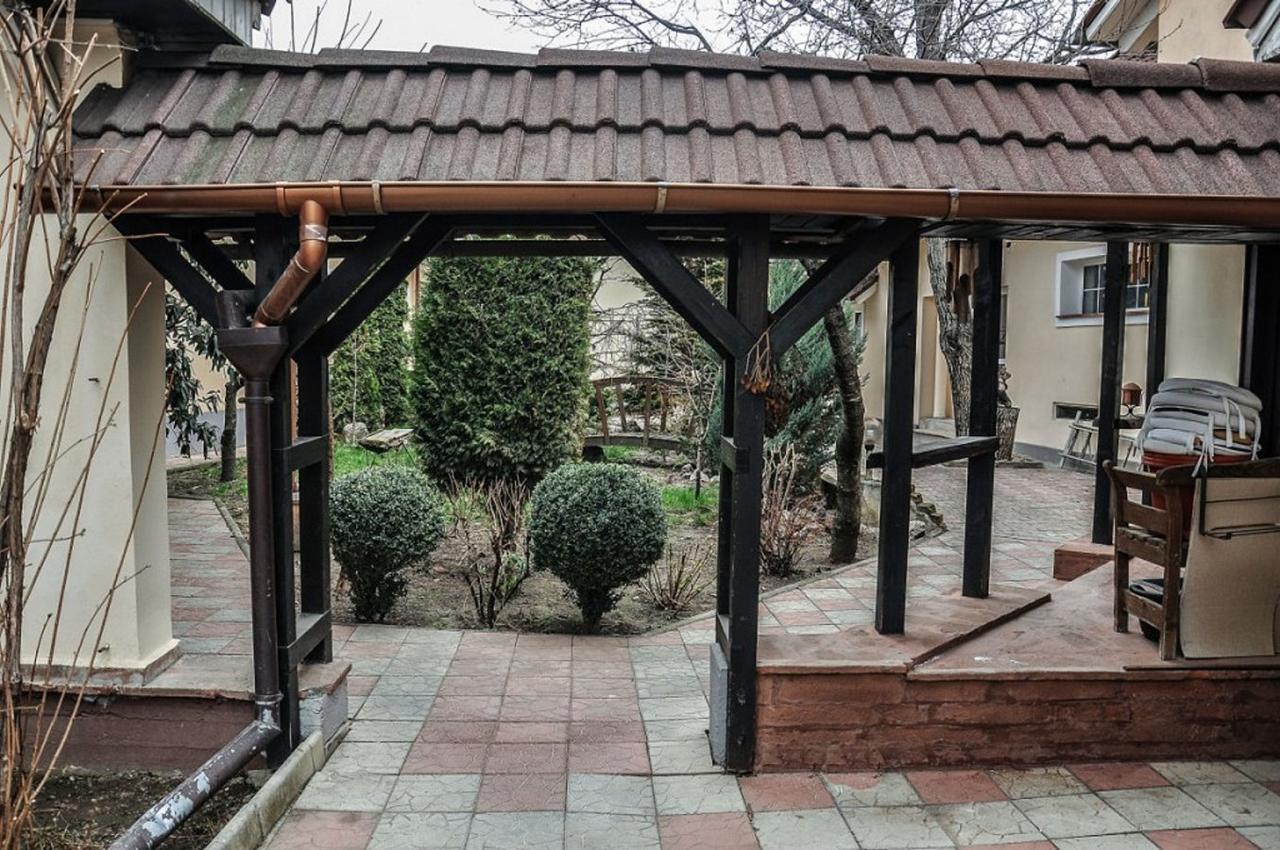 Pensiunea Casa Alba Ghimbav エクステリア 写真