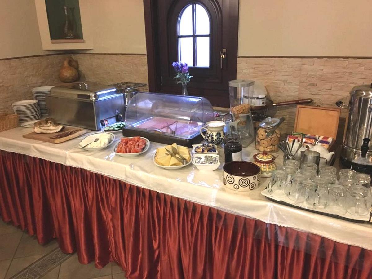 Pensiunea Casa Alba Ghimbav エクステリア 写真